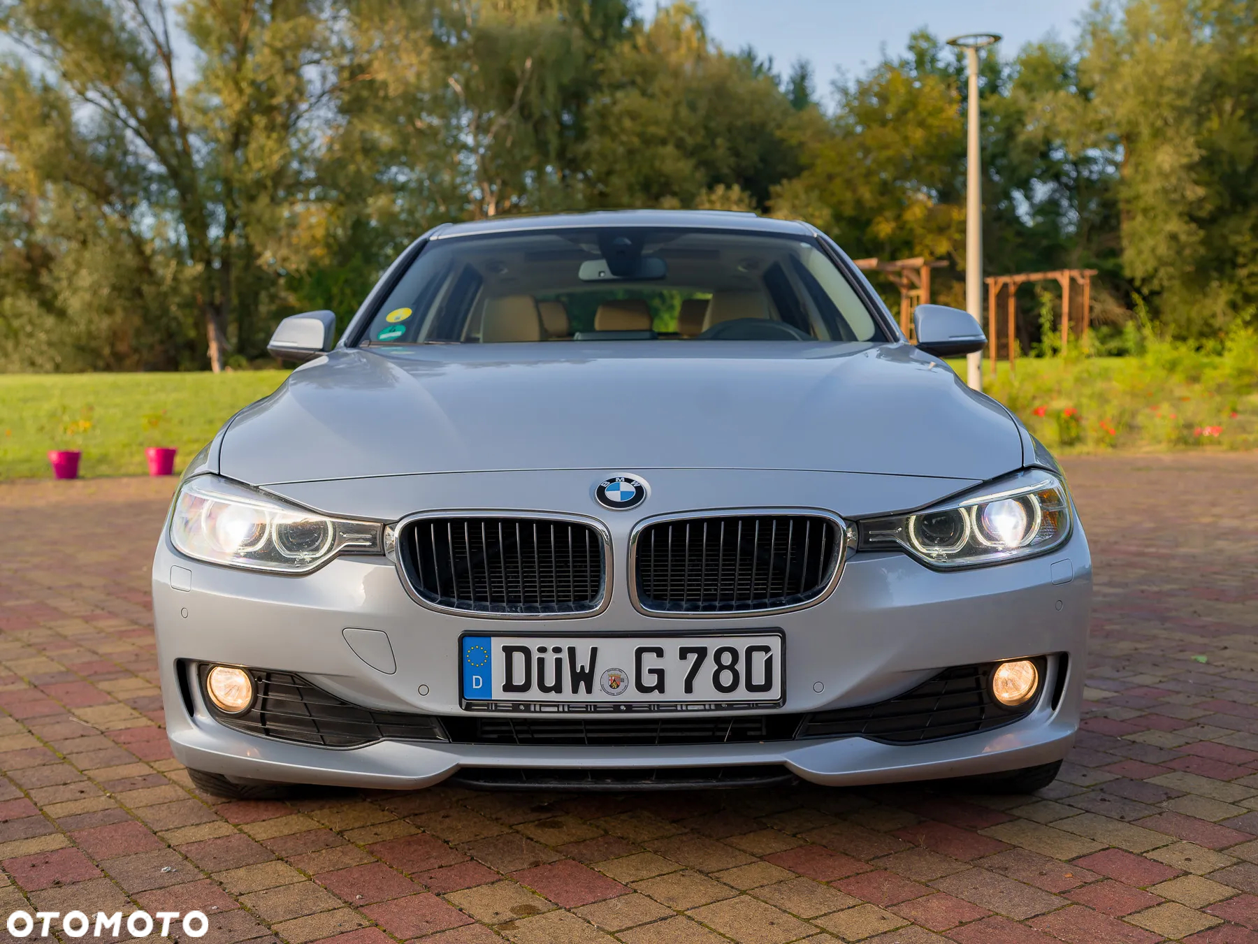 BMW Seria 3 318d xDrive Touring - 9