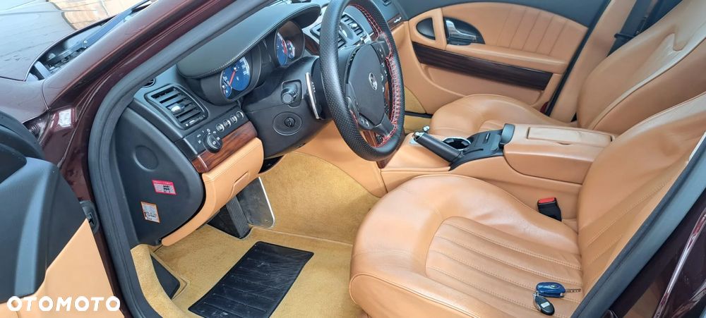 Maserati Quattroporte - 9