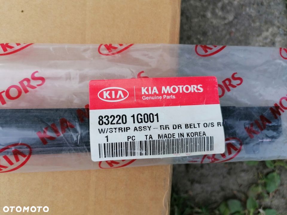 LISTWA DRZWI KIA RIO 2006-2011 832201G001