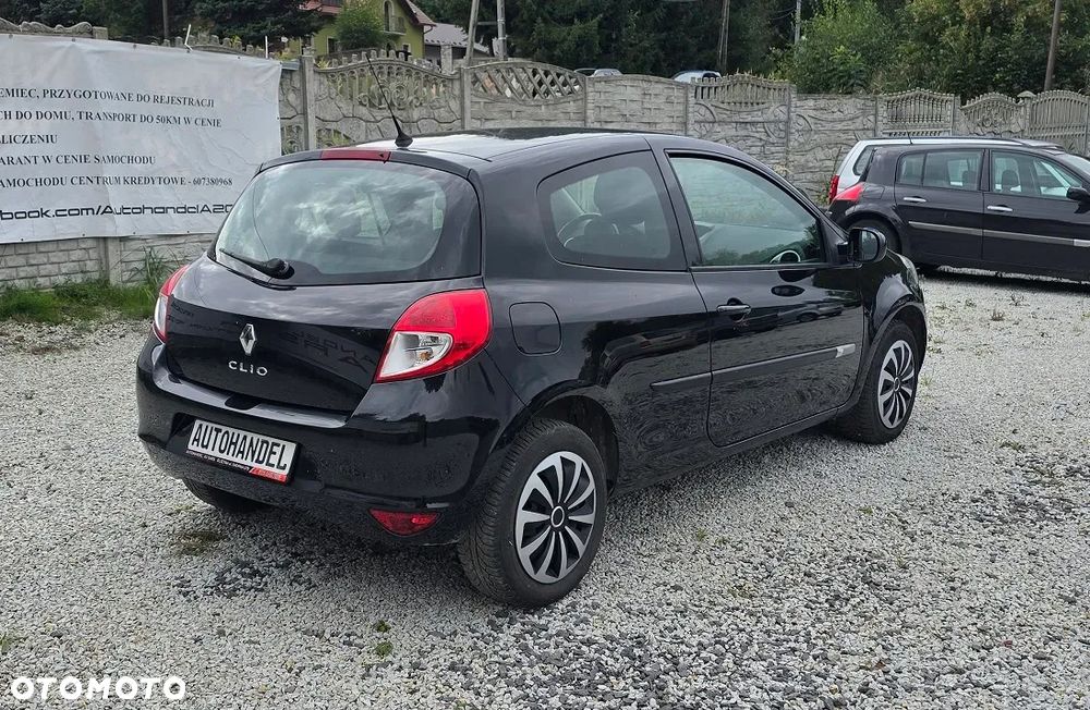 Renault Clio - 7