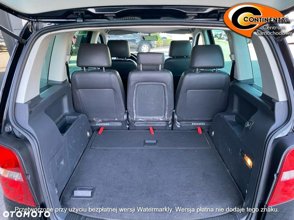 Volkswagen Touran - 14