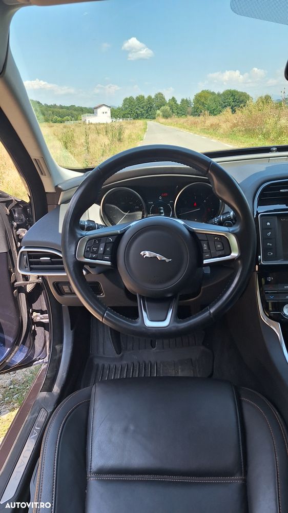 Jaguar XE E-Performance Aut. Prestige - 14