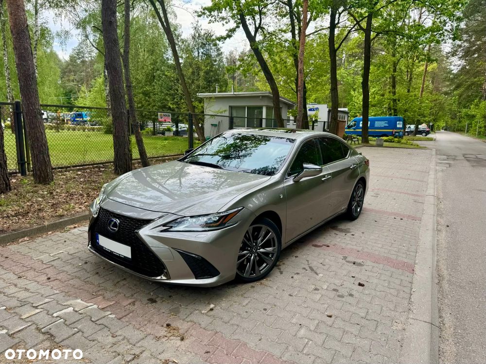 Lexus ES 300h F Sport - 4