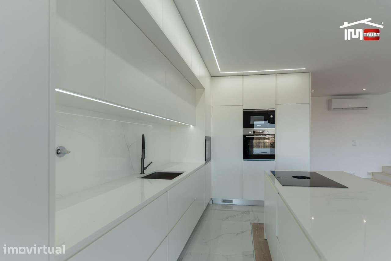 Deslumbrante Duplex T3+1 c/2 Terraços e Garagem Box Grande - Grande imagem: 5/35