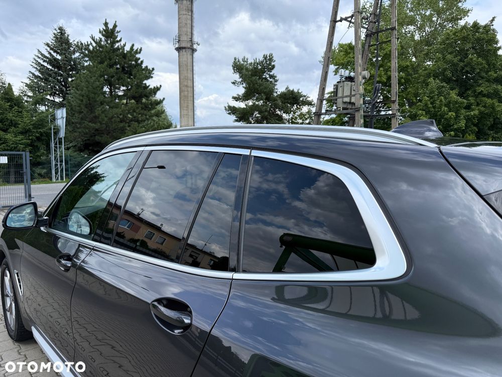 BMW X3 sDrive18d xLine - 36