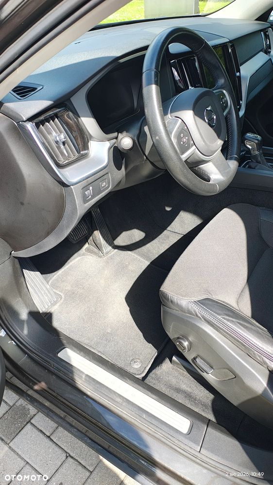 Volvo XC 60 D4 Momentum Pro - 6