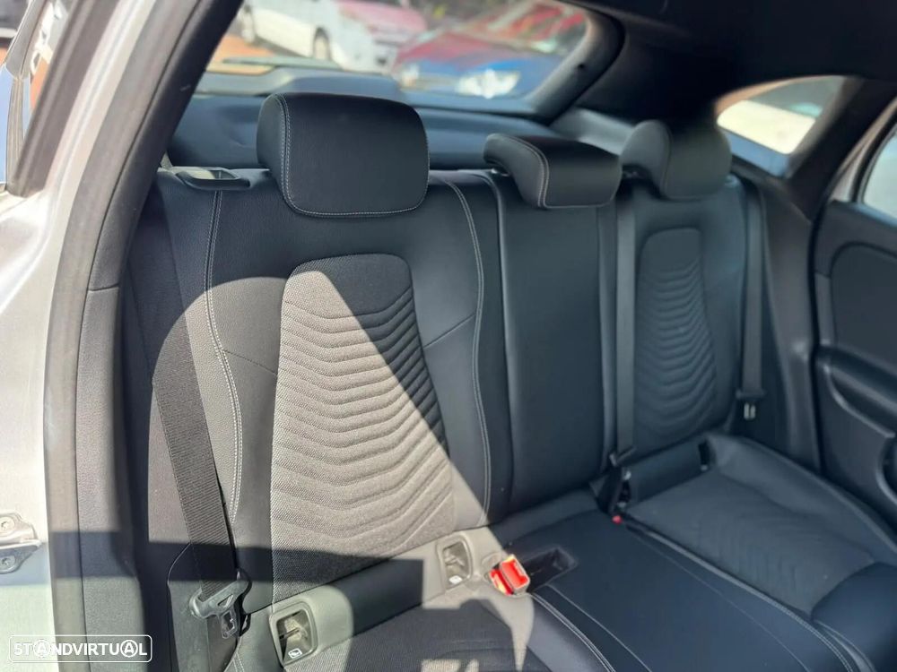 Mercedes-Benz GLA 200 d 4Matic 8G-DCT Special Edition - 21