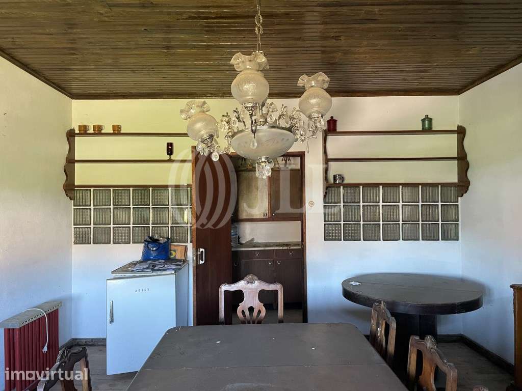Moradia T2, para reabilitação, em Selores, Bragança - Grande imagem: 3/10
