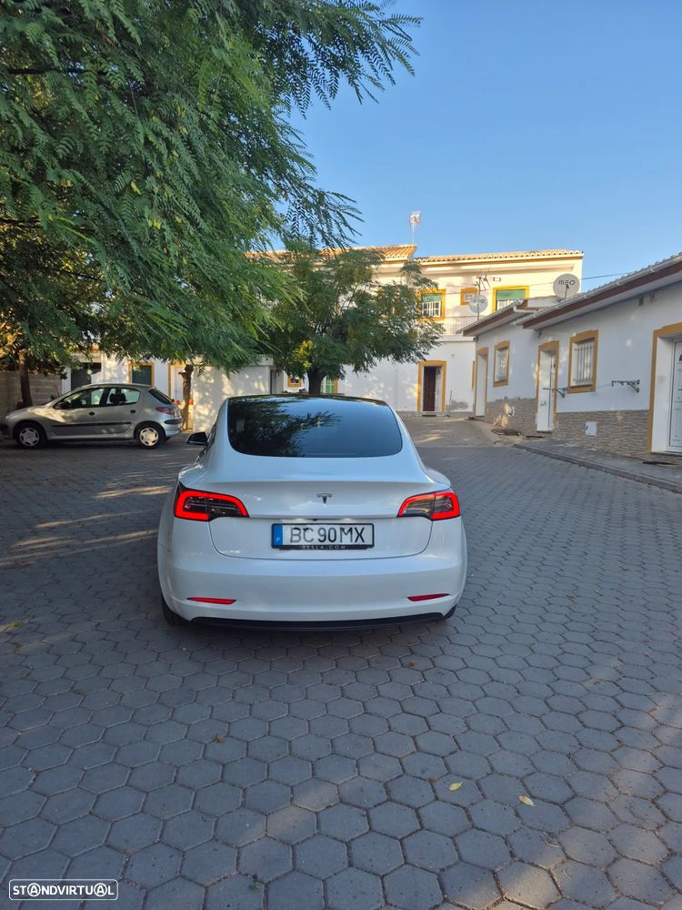 Tesla Model 3 Long Range Tração Traseira - 4
