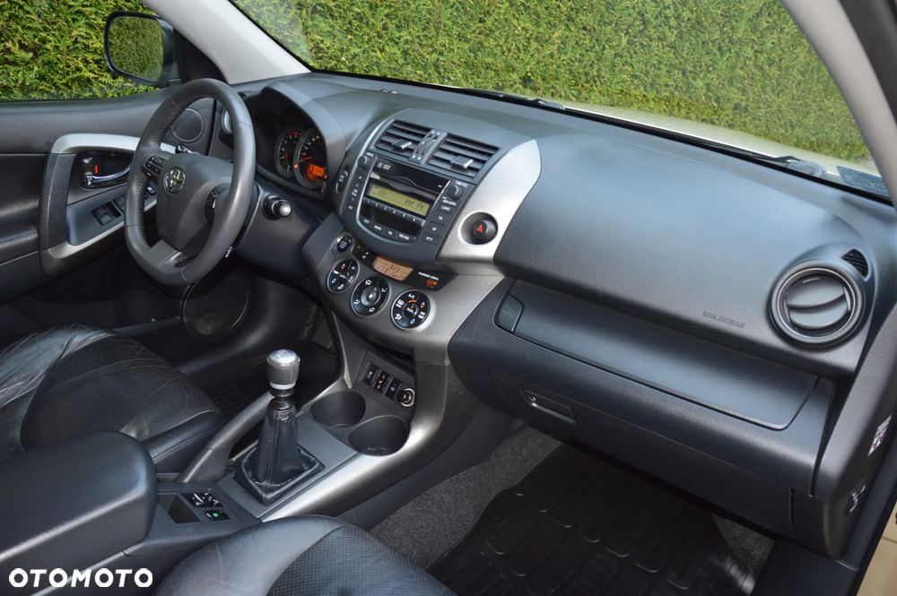 Toyota RAV4 2.2 D-CAT Sol 180 - 13