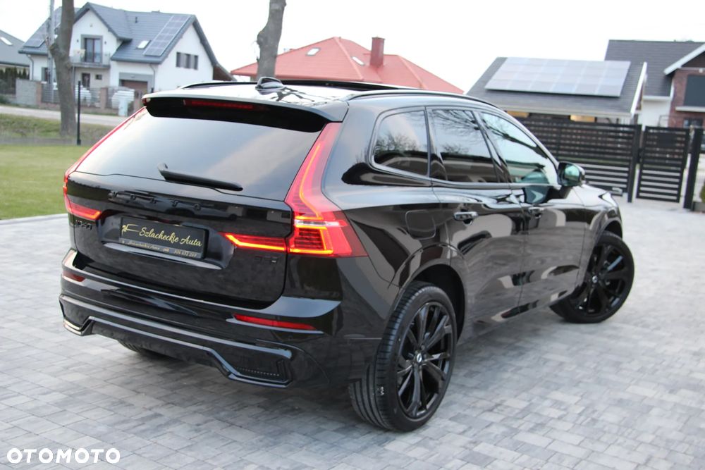Volvo XC 60 B5 B AWD Plus Black Edition - 16