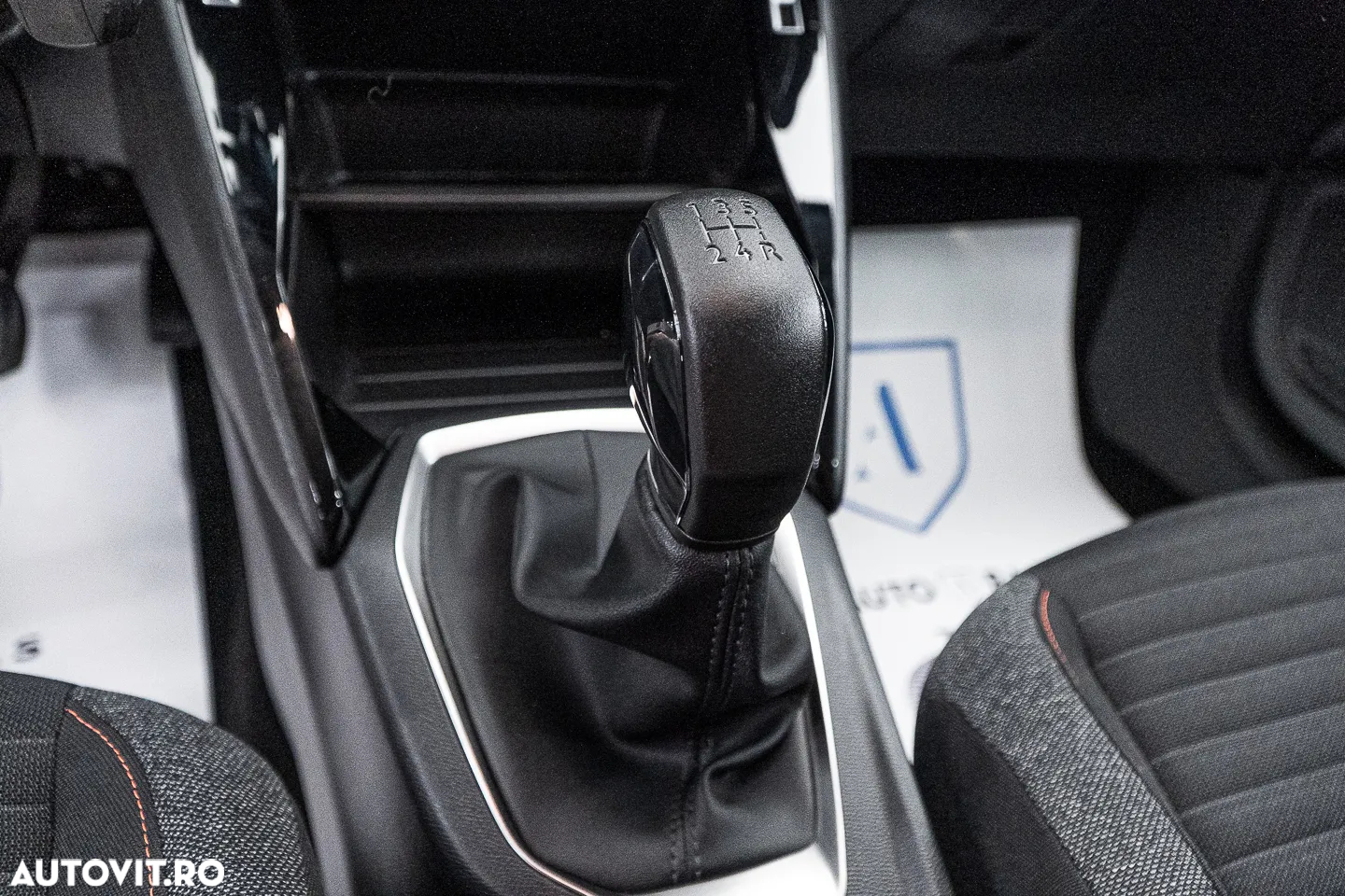 Peugeot 208 1.2L PureTech 100 S&S BVM6 Allure - 29