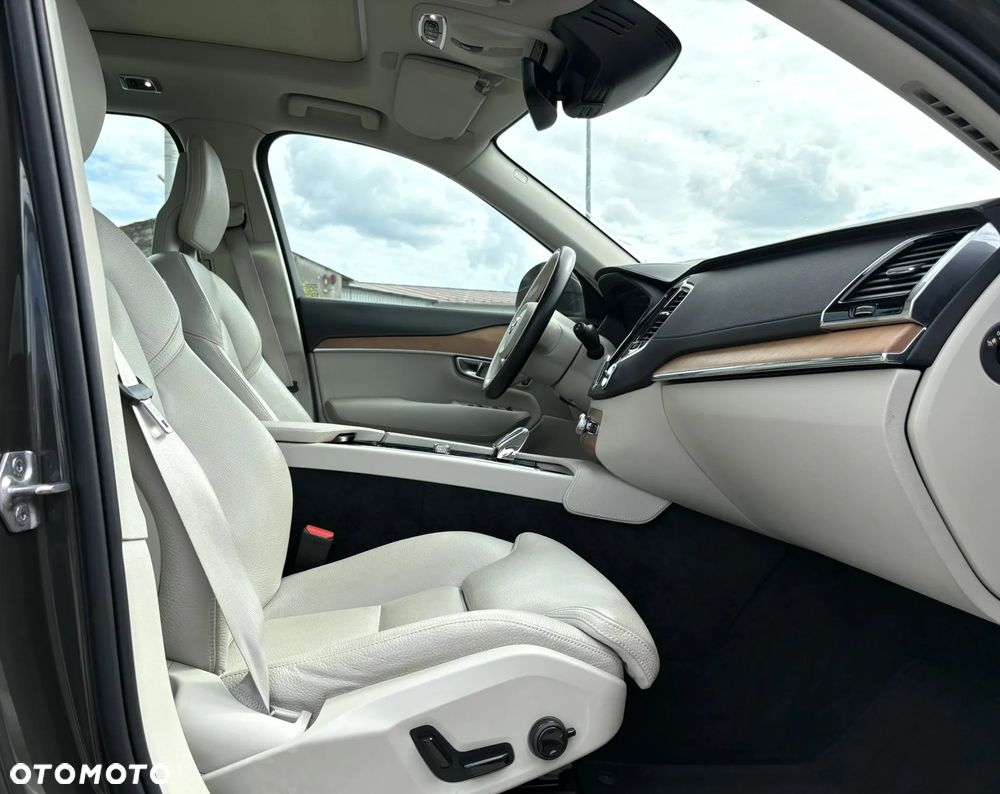 Volvo XC 90 B5 D AWD Inscription - 29