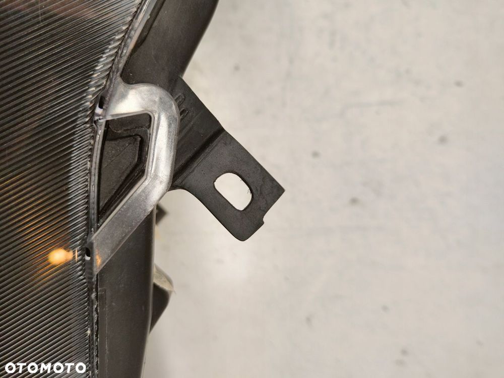 TOYOTA YARIS IV SOCZEWKA LAMPA PRAWY PRZÓD EUK06 - 4