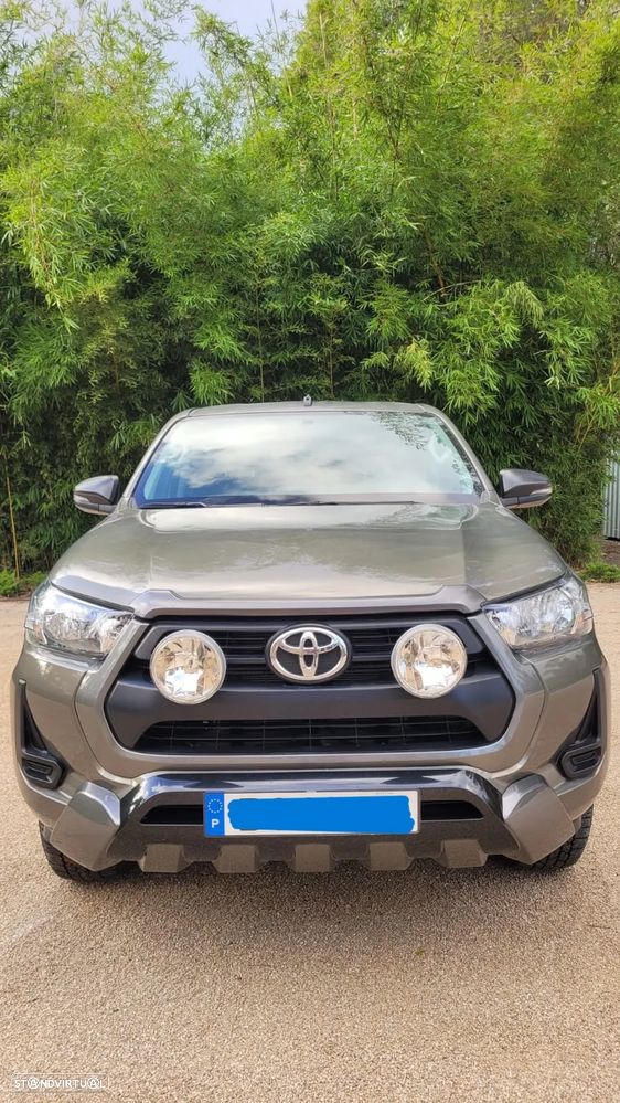 Toyota Hilux 2.4 D-4D 4WD CD CM - 1