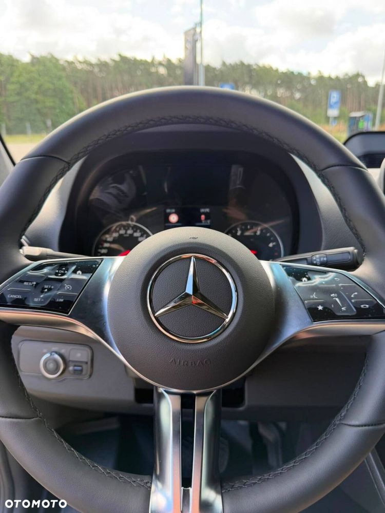 Mercedes-Benz Sprinter 319 CDI KA OM654 długi PRO - 11