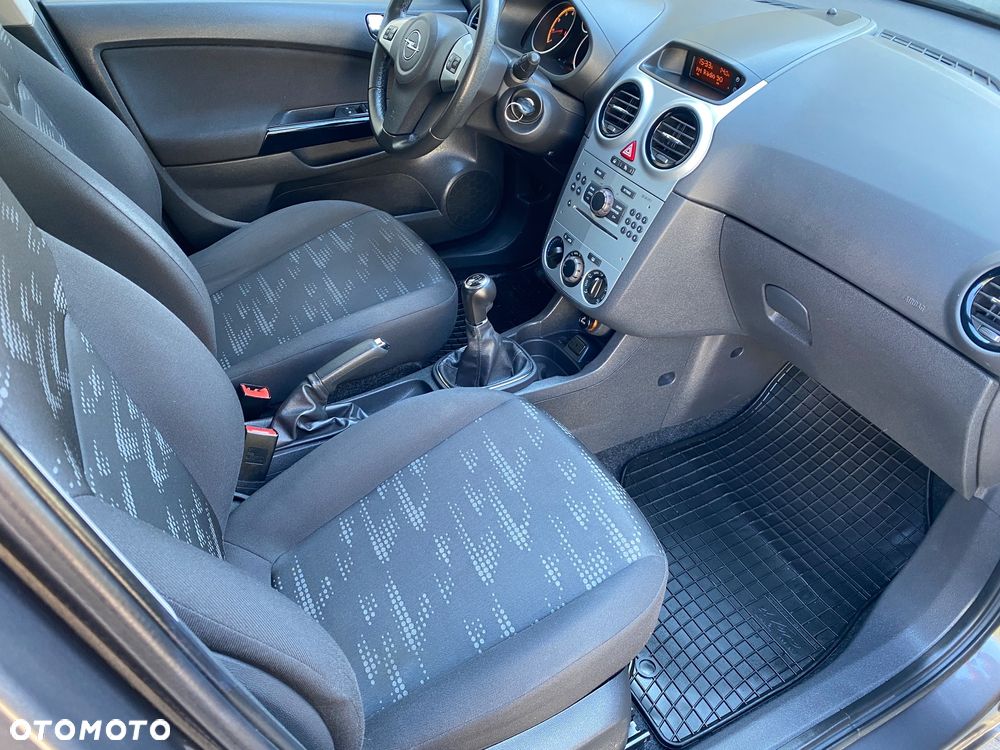 Opel Corsa 1.4 16V Active - 10