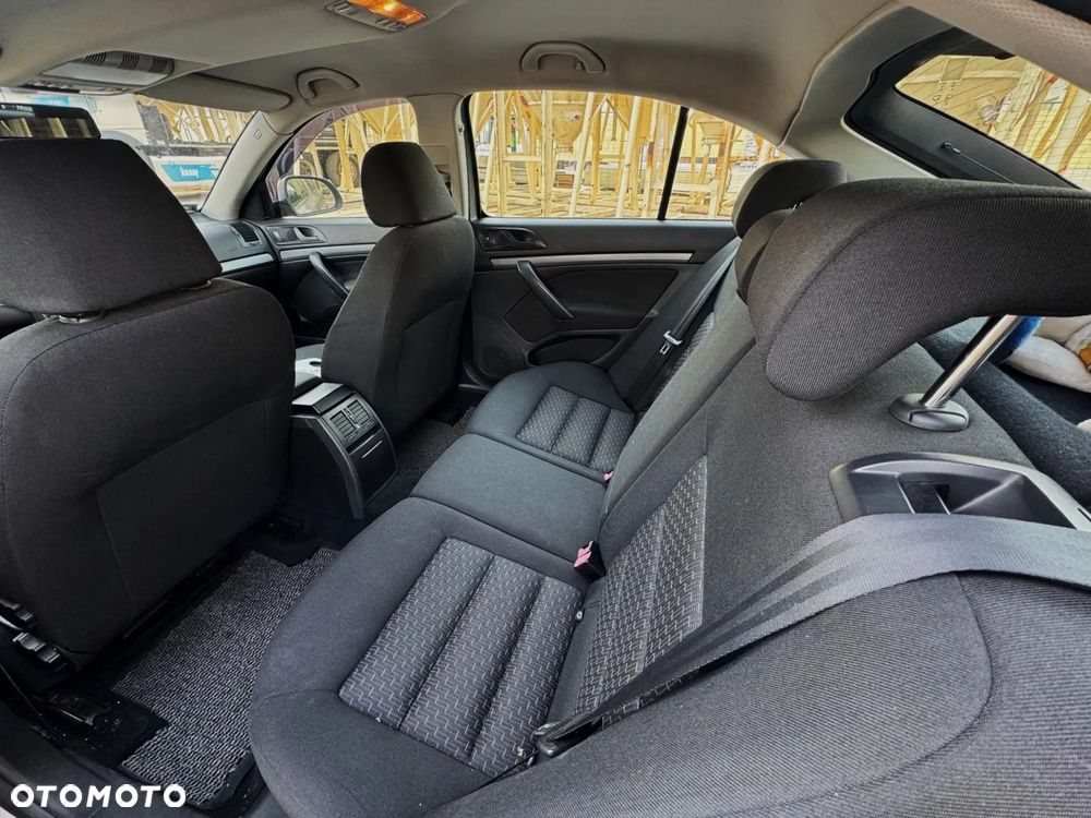 Skoda Octavia 1.6 Tour Classic - 10
