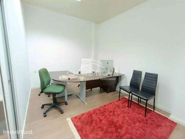 Dois Escritórios c/ 80m2 em frente a Estação Metro Galiza (Porto) - Grande imagem: 4/19