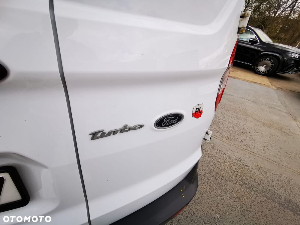 Ford Transit Courier - 25