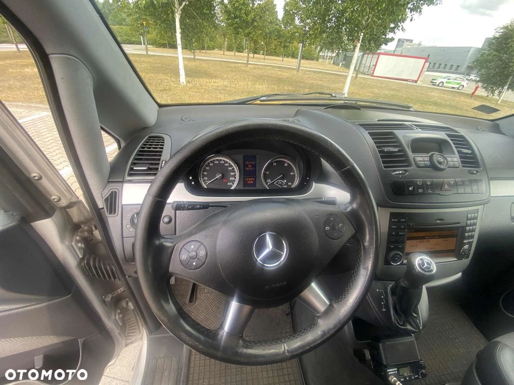 Mercedes-Benz Viano - 12