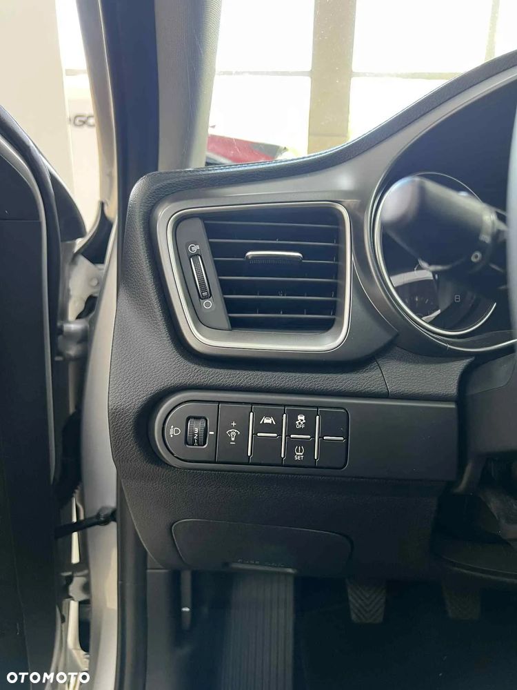 Kia Ceed 1.5 T-GDI M - 9