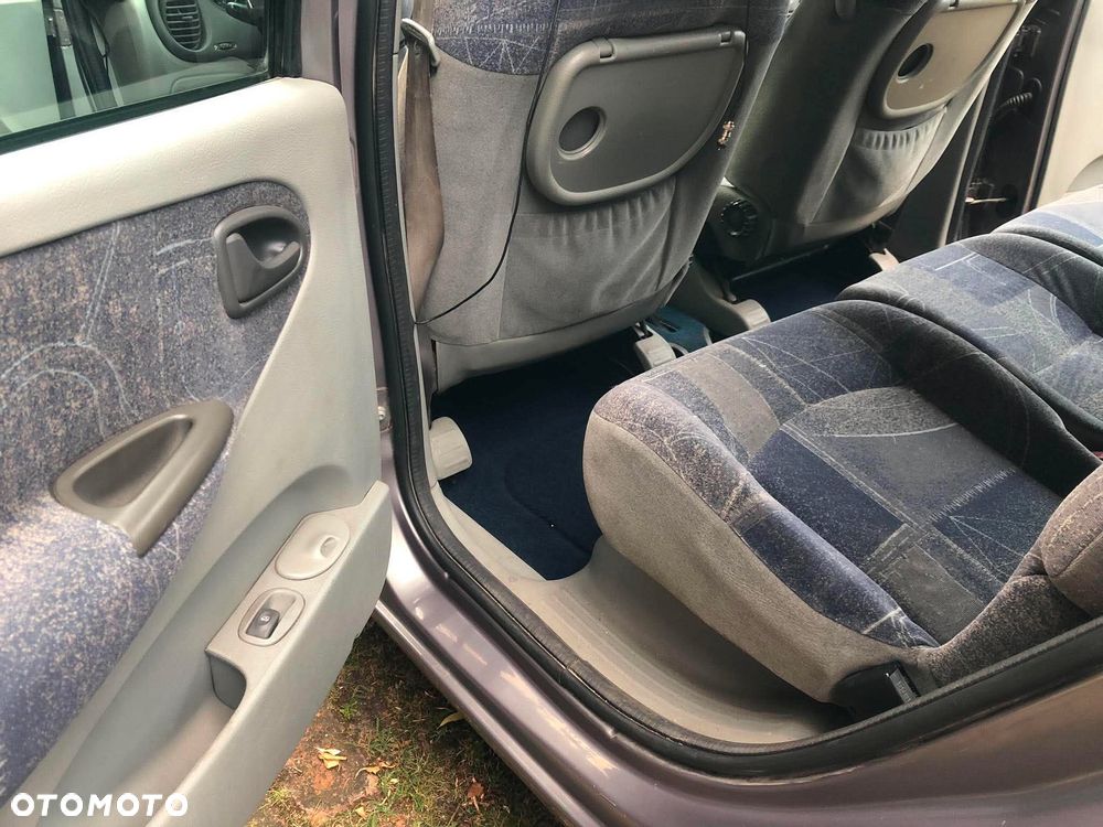 Renault Scenic 1.6 16V Authentique - 8