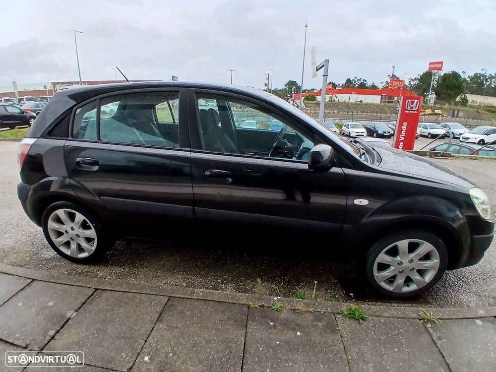 Kia Rio 1.5 CRDi EX - 4