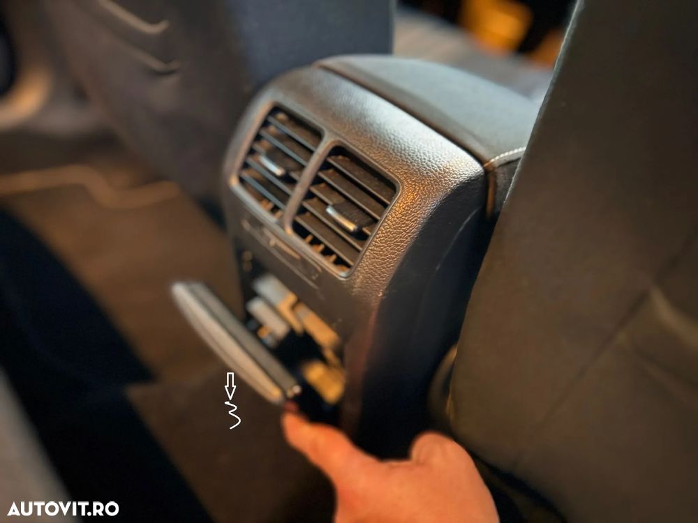Volkswagen Golf 2.0 TDI DPF MATCH - 28