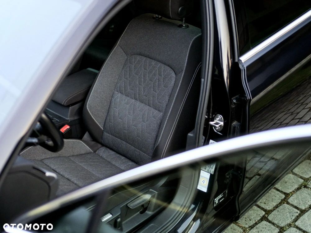 Volkswagen Passat 2.0 TDI SCR DSG Comfortline - 12