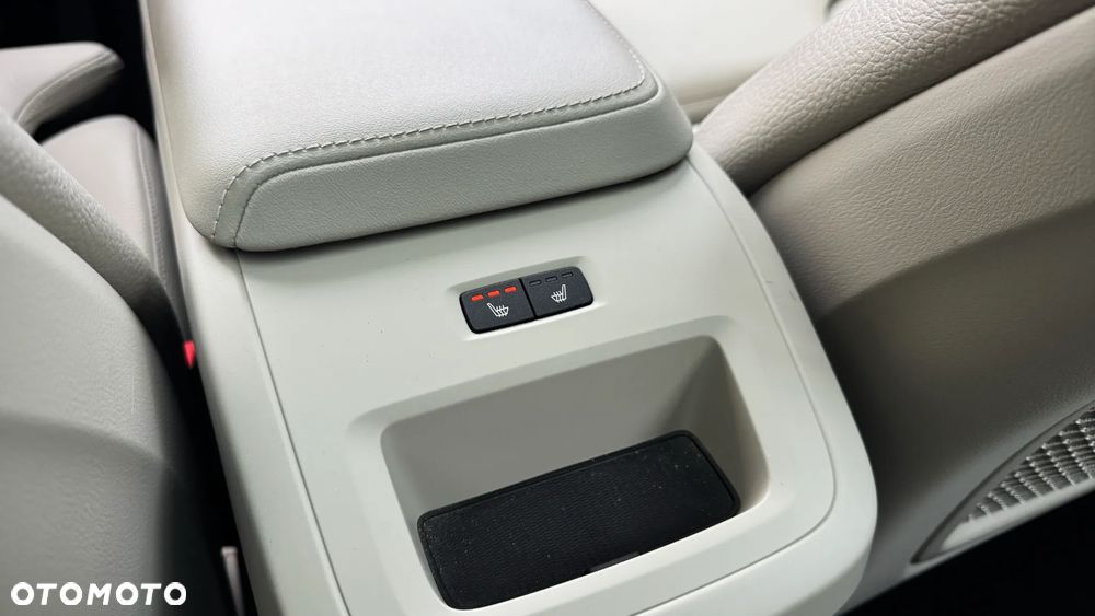 Volvo V60 B4 D Ultimate Bright - 36