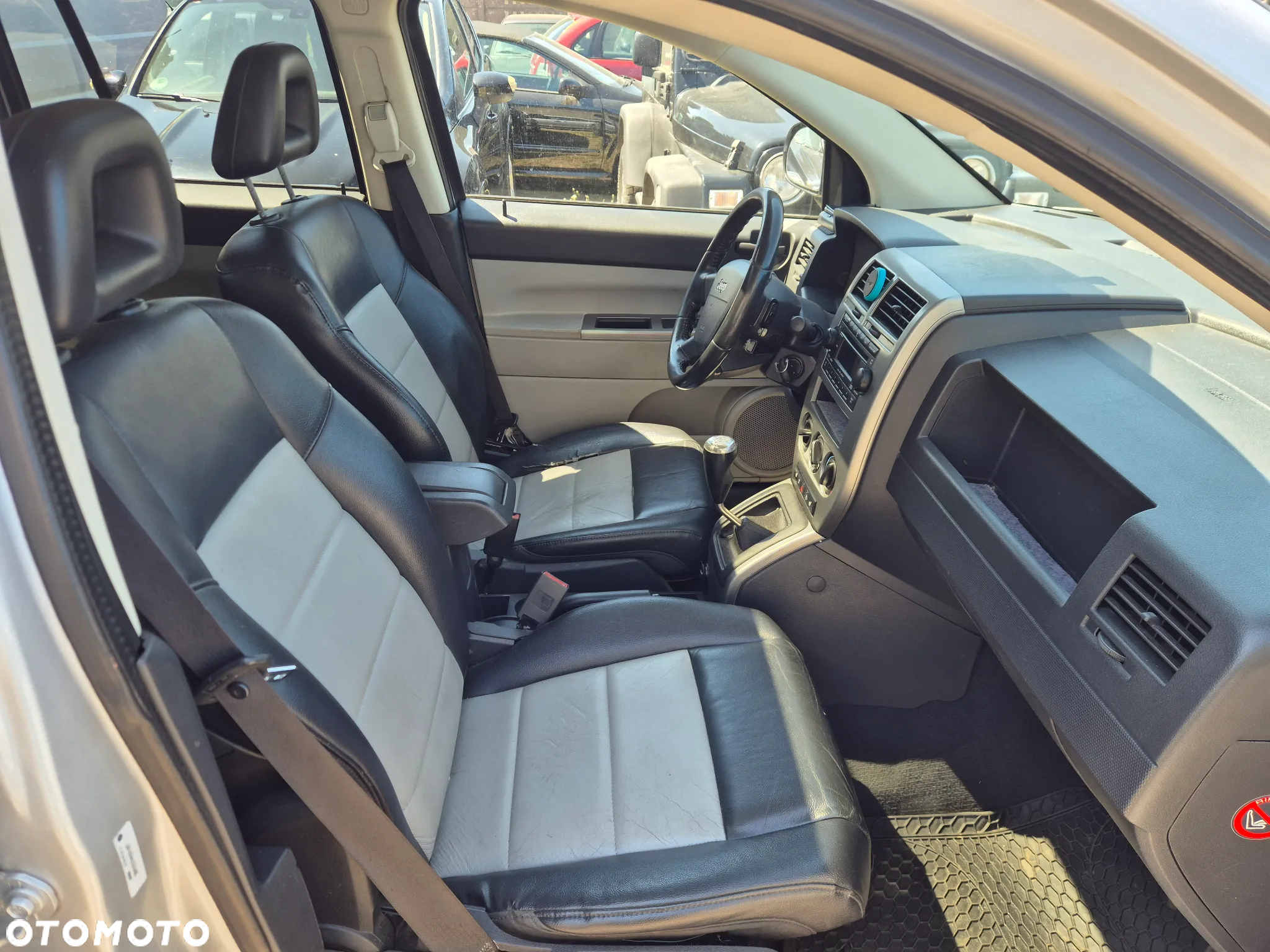 Jeep Compass 2.4I 4x4 Sport - 25
