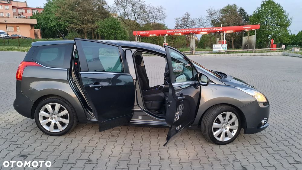 Peugeot 5008 1.6 THP Premium + - 6