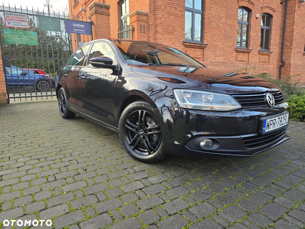 Volkswagen Jetta 1.6 TDI Match - 1