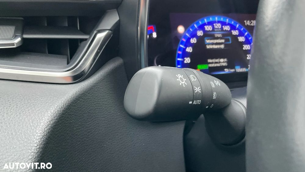 Toyota Corolla 1.8 HSD Dynamic - 28