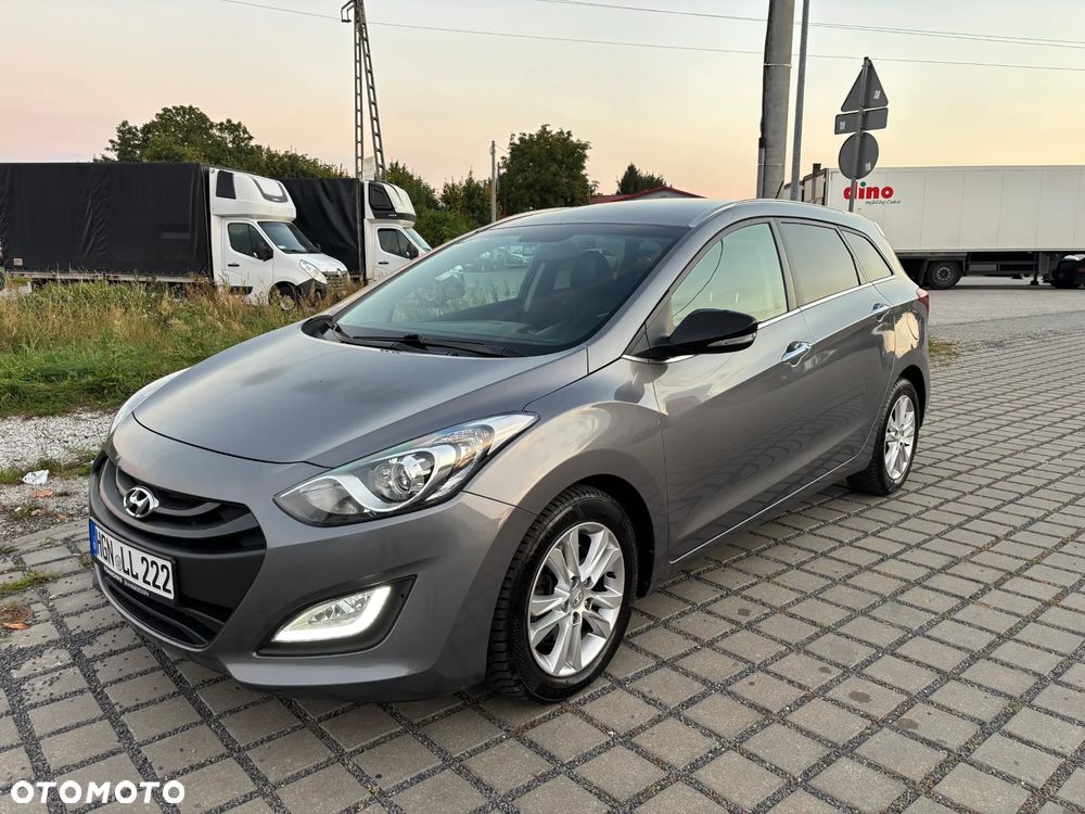 Hyundai i30 blue 1.6 CRDi Passion - 3