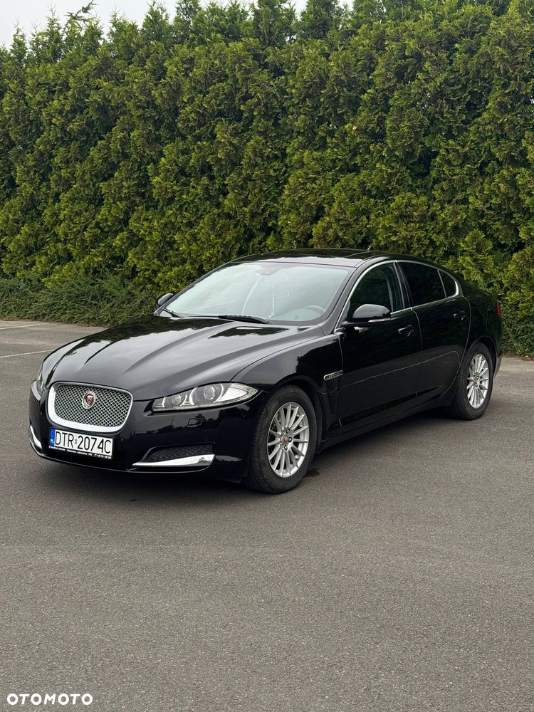 Jaguar XF 2.0 T Luxury - 2
