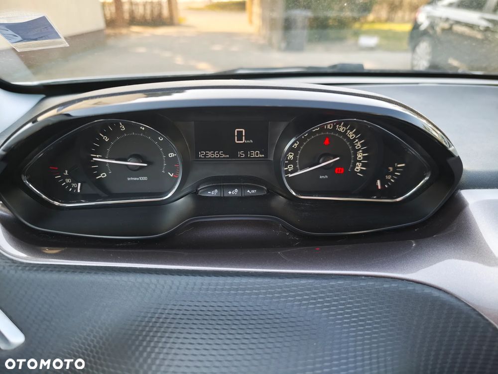 Peugeot 2008 120 VTI Active - 37