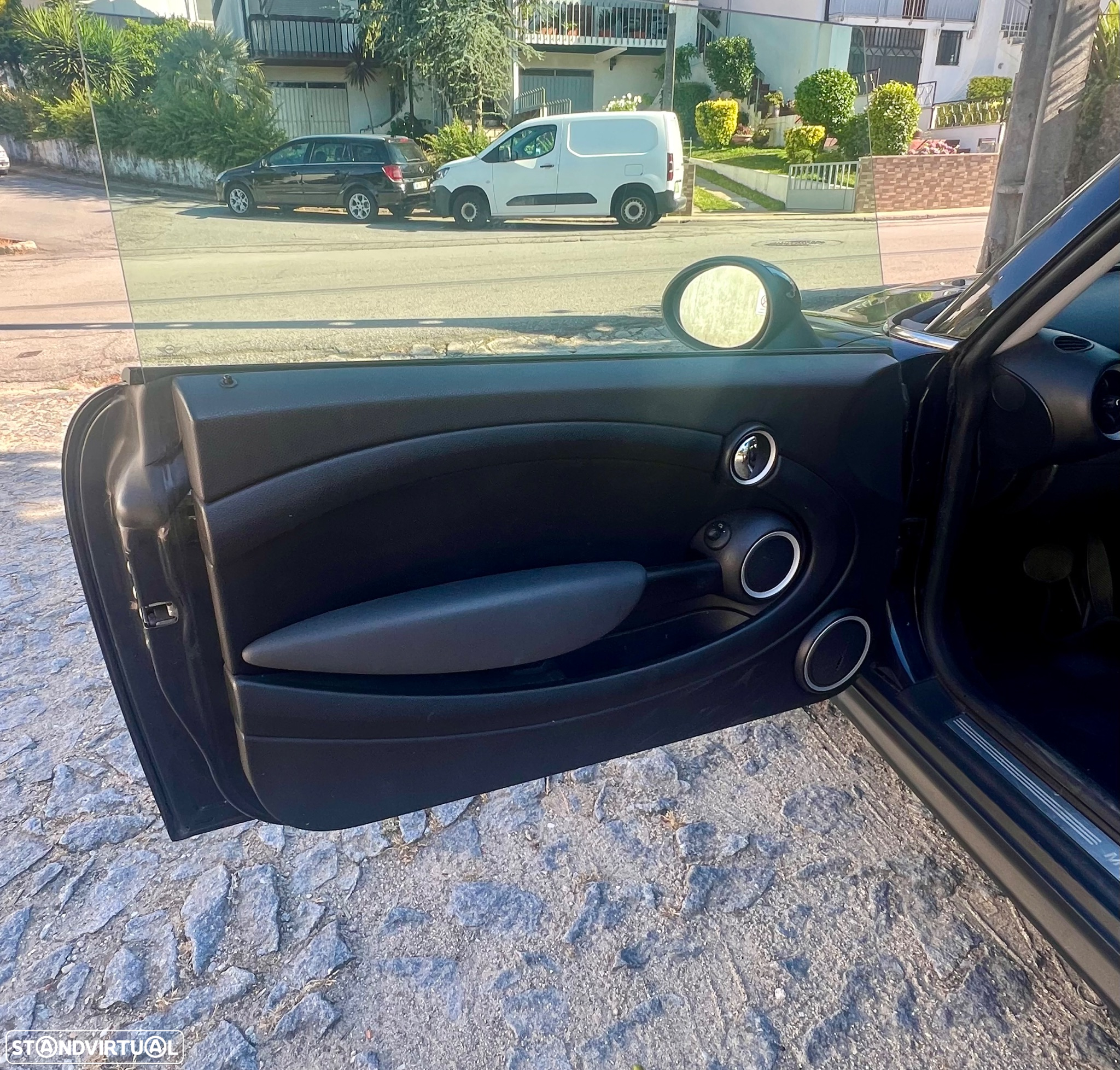 MINI 3 Portas Cooper D Aut. - 17