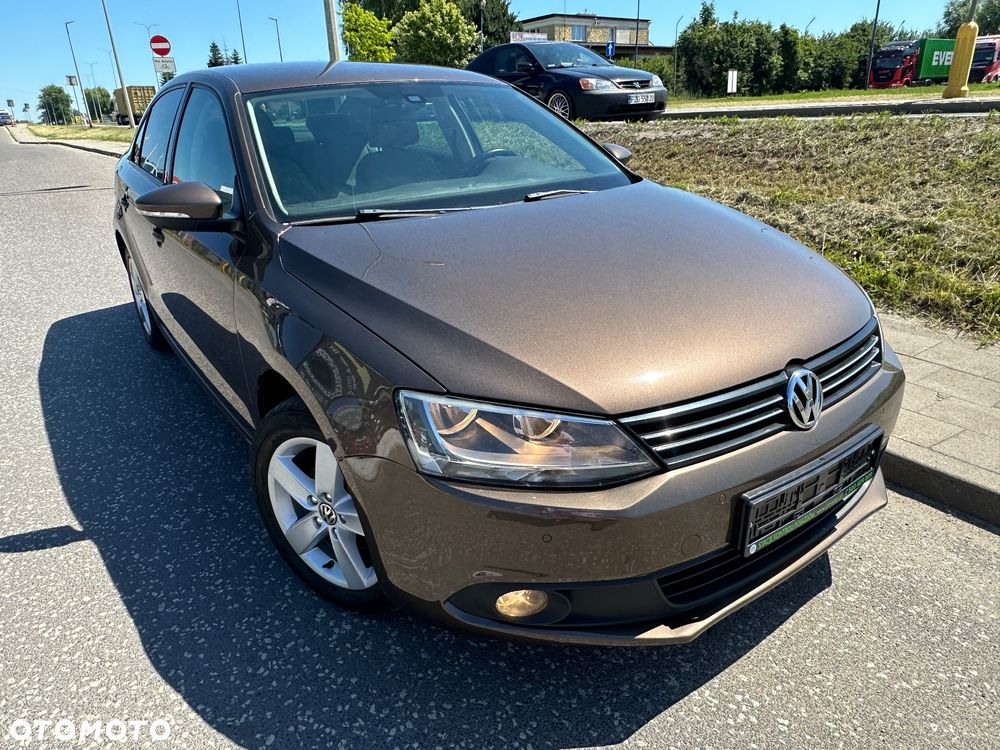 Volkswagen Jetta 1.6 TDI Blue Motion Technology Life - 4