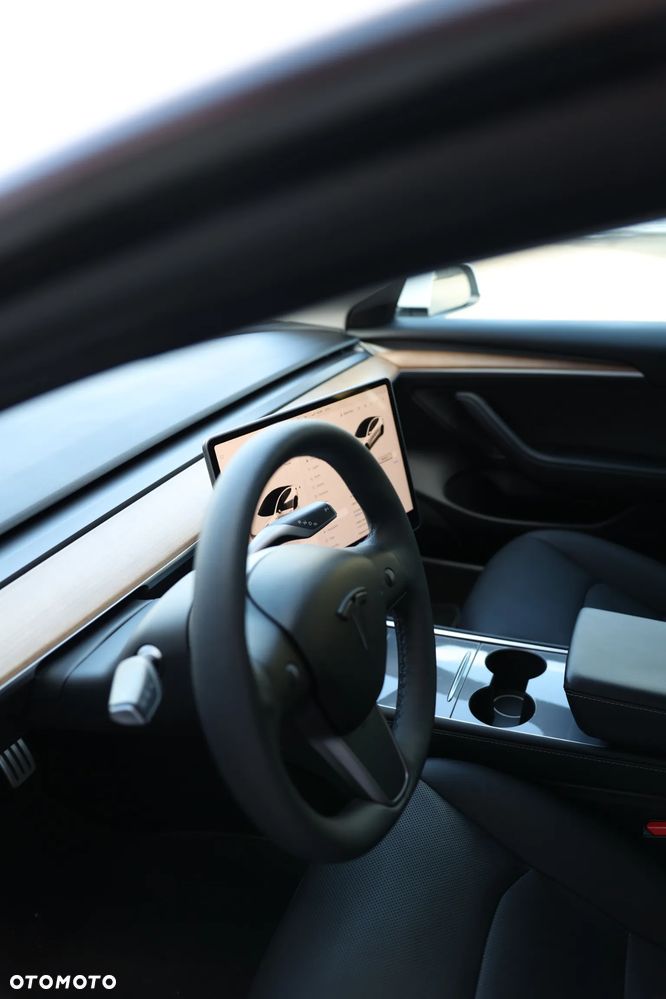 Tesla Model 3 - 30