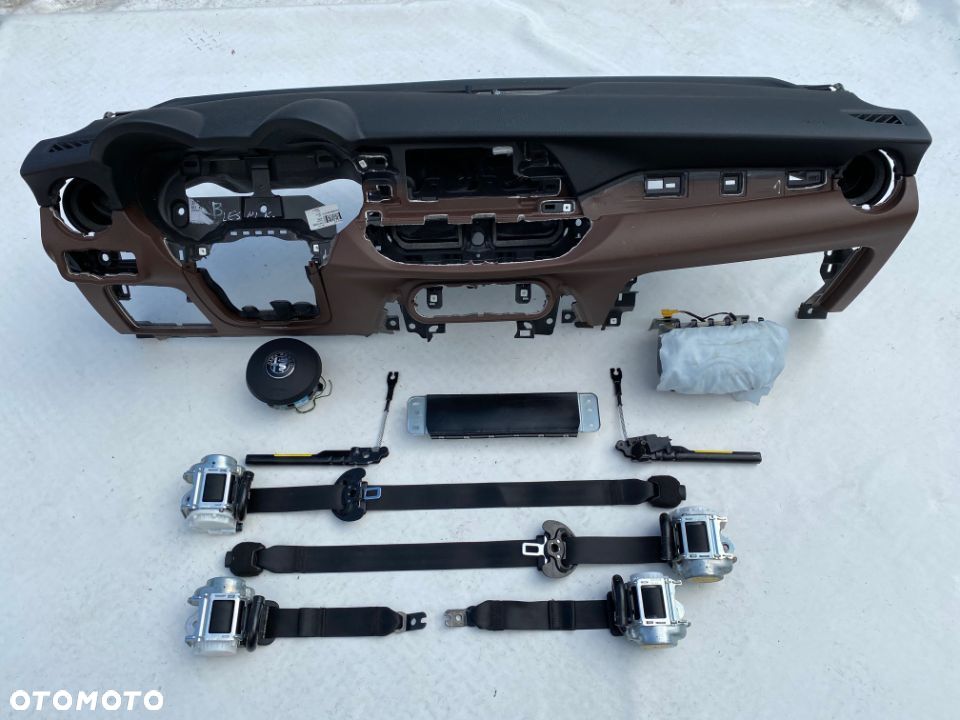 ALFA ROMEO GIULIA DESKA KONSOLA KOKPIT PULPIT PÓŁKA PARAPET PODUSZKI POWIETRZNE KIEROWCY PASAZERA KOLAN KOLANOWE KOLANOWA AIR BAG AIRBAG PASY PAS NAPINACZE DOPINACZE NAPINACZ DOPINACZ USA KANADA CANADA   naprawa regeneracja Raz2 !!! - 8