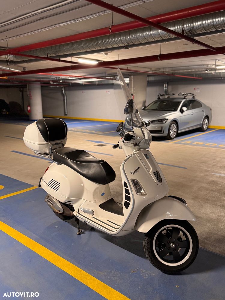 Vespa GTS 300 IE - 24