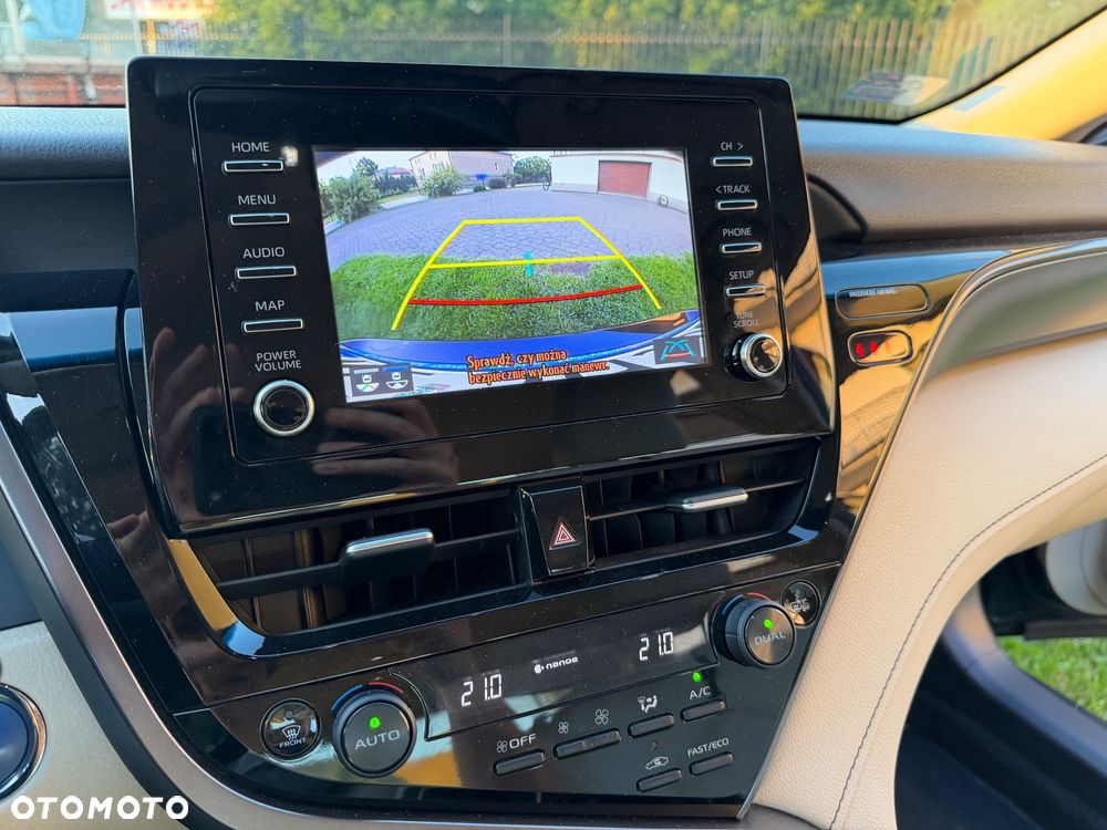Toyota Camry - 12