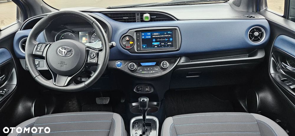 Toyota Yaris Hybrid 100 Selection Platinum - 8