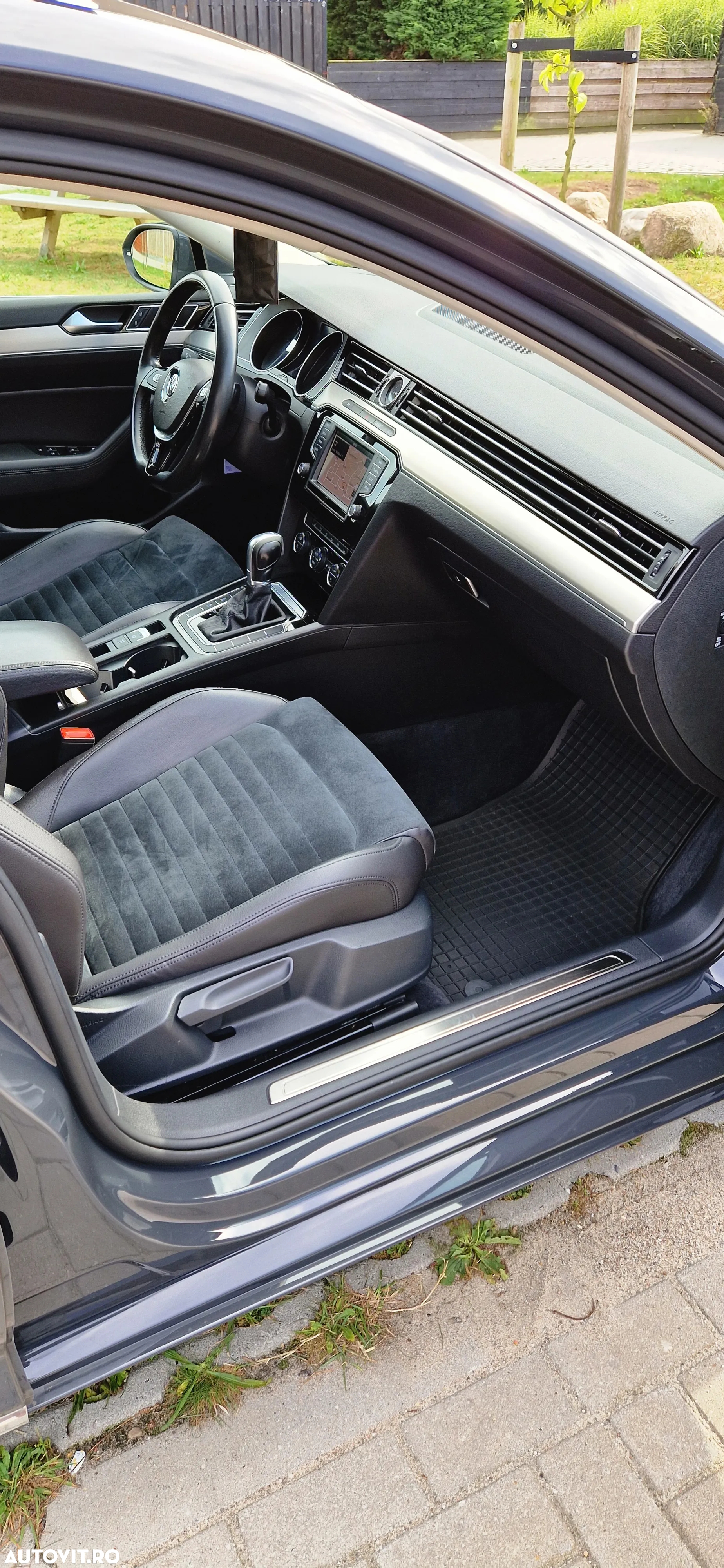 Volkswagen Passat Variant 2.0 TDI SCR DSG Highline - 9