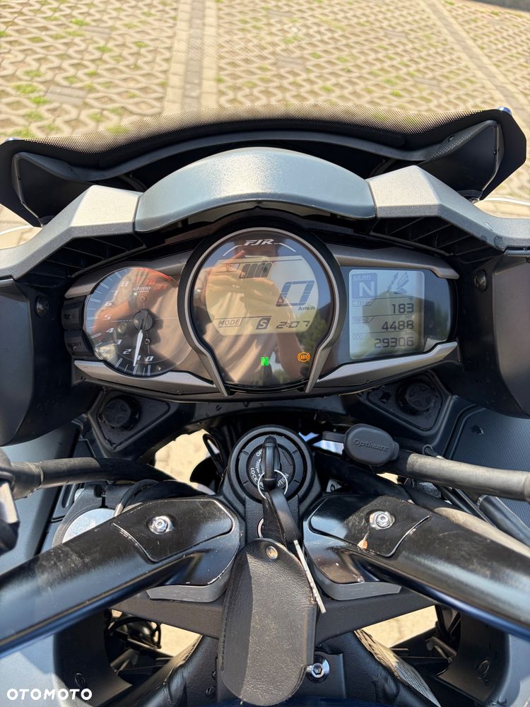 Yamaha FJR - 9