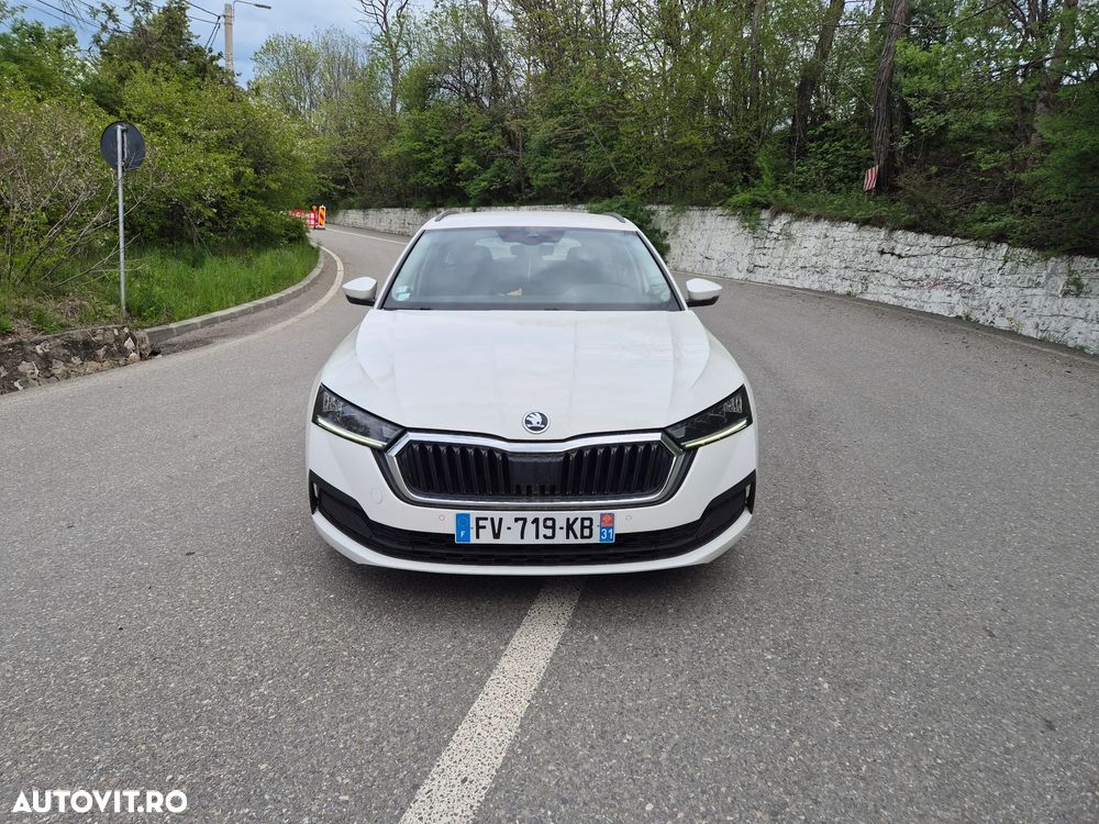 Skoda Octavia 2.0 TDI DSG Exclusive Plus - 2