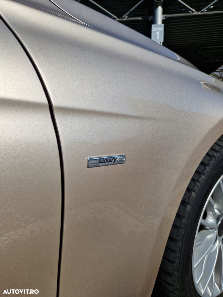 BMW Seria 3 318d - 3