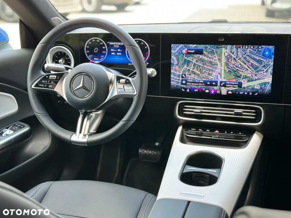 Mercedes-Benz CLA - 12